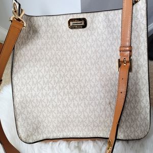 Michael Kors Signature Crossbody Bag